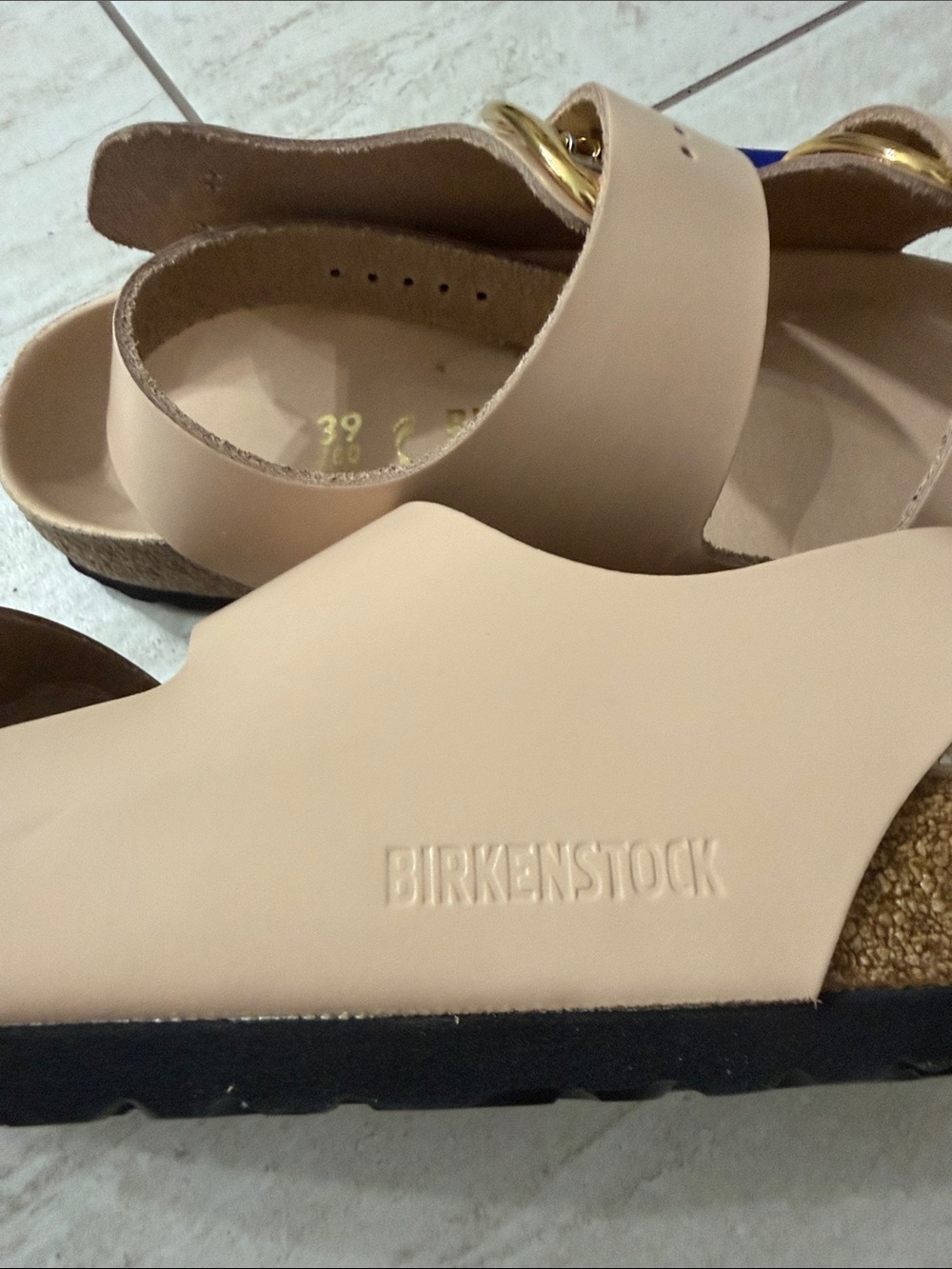 Birkenstock Women’s Beige Arizona Sandals with Gold Buckles..nwt..size 39 - Picture 4 of 7